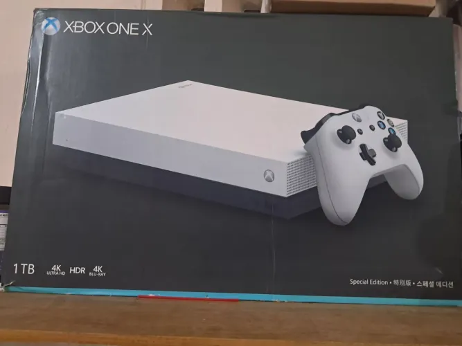 Xbox one x 1TB Robot White special edition - raro + caixa original