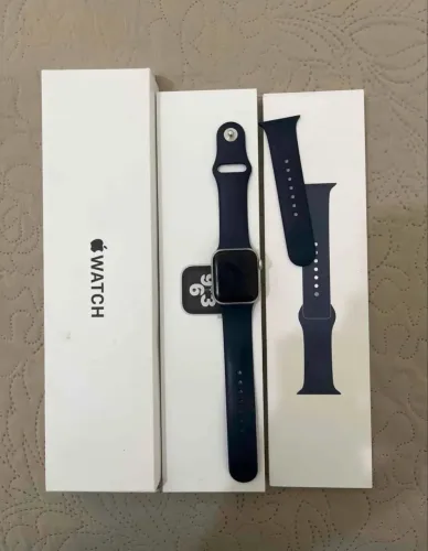 Apple Watch SE (GPS, 1.575") - Caixa de alumínio prata - Pulseira esportiva Azul abismo