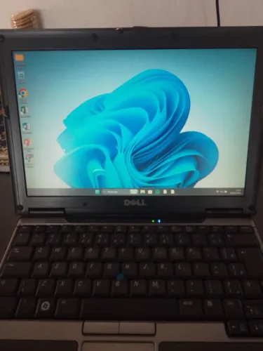 Vendo tv LCD e netbook 450