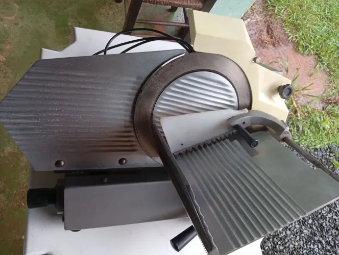 Vendo fatiador de frios REVISADA modelo JC270