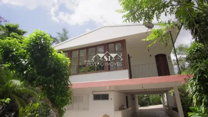 Casa- Petrópolis, Araras