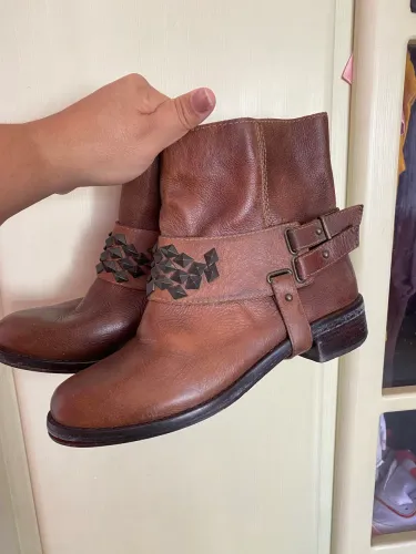 Bota de couro animale