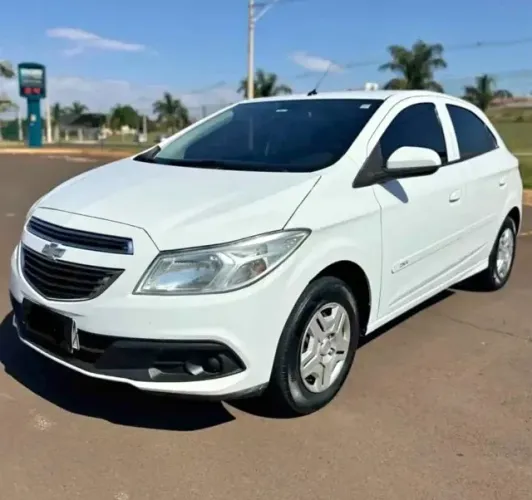 Chevrolet Onix Hatch LT 1.4 8V Flex Power Mec. 4P 2014