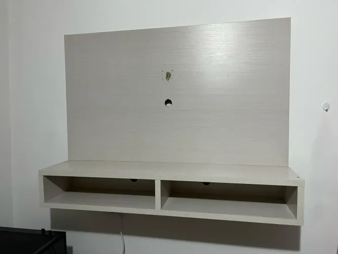 Rack de madeira maciça, leia a descrição 