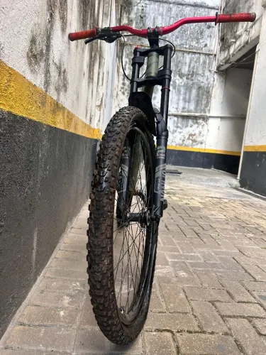 Bicicleta Freeride / DH aro 29