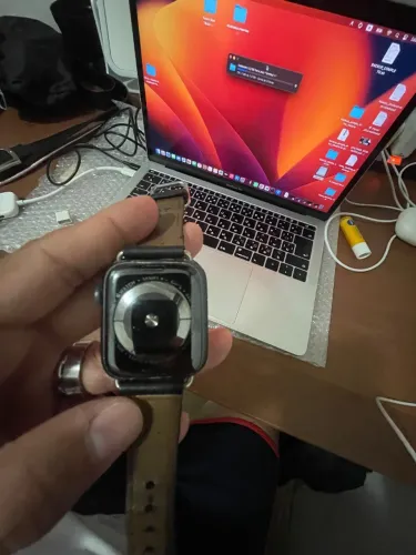 Apple watch 4 aluminum 44mm modelo Nike LTE+GPS