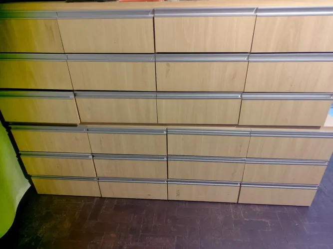 Gaveteiros com 12 gavetas