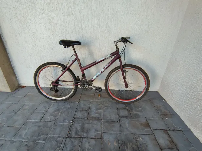 Vendo quadros de bicicleta e peças