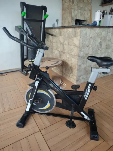 Bicicleta ergométrica WCT