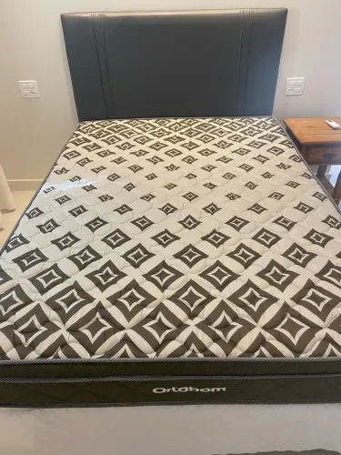 Vendo Cama Box Casal Completa Ortobom (Colchão + Base + Cabeceira Estofada)