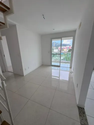 Duplex para aluguel com 113 m² com 3 quartos ( 2 suites ) em Pechincha - Rio de Janeiro -