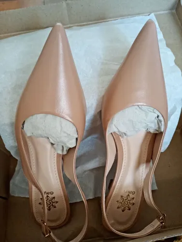 Scarpin nude salto baixo 