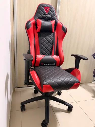 CADEIRA GAMER THUNDERX3 VERMELHA E PRETA