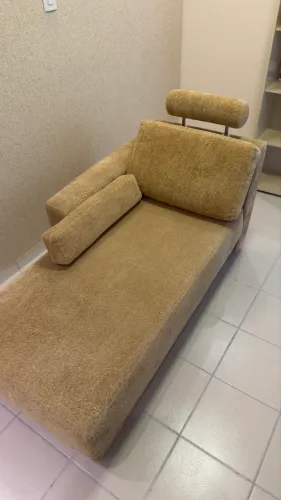 Sofá estilo divã
