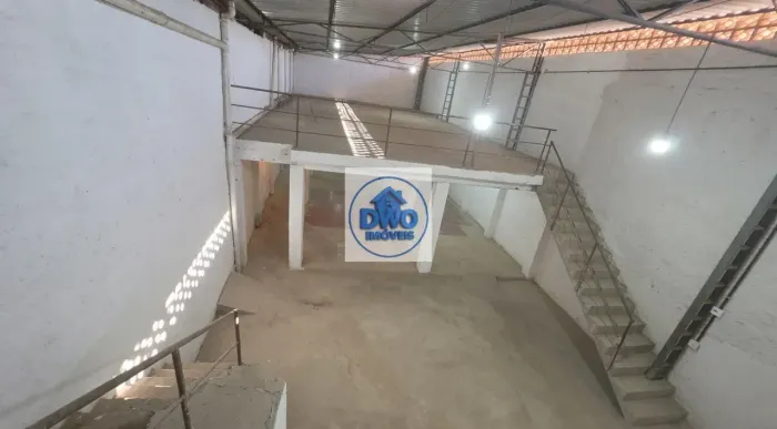Alugo Curicica loja comercial hibrida podendo ser usada como galpao ou mix das duas temos