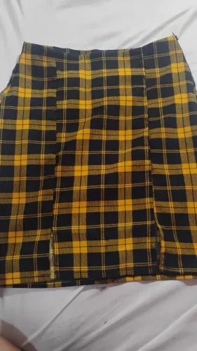 Saia estilo colegial com fenda