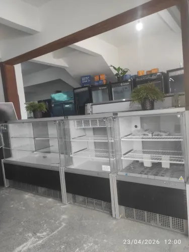 Bh Vitrine linha aurora Gelopar para padaria 
