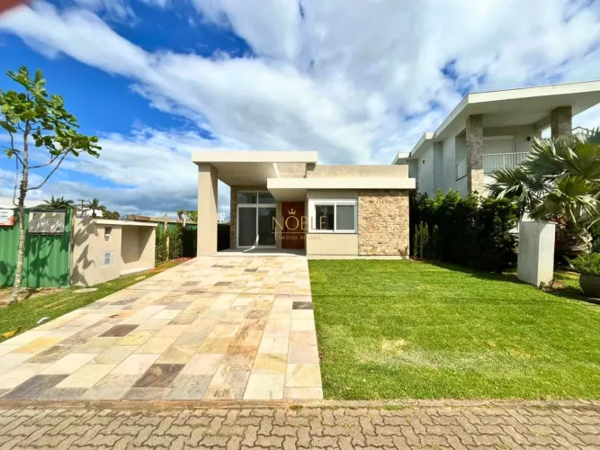 Casa Nova à Venda em Condomínio Ilhas Park em Torres RS