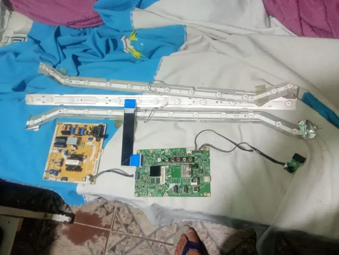 Kit Peças TV Samsung 40? - Placa Principal + Fonte + Barras de LED