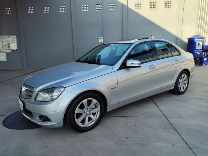 Mercedes-Benz C-180 Kompressor Classic 1.6 16V Aut. 2011
