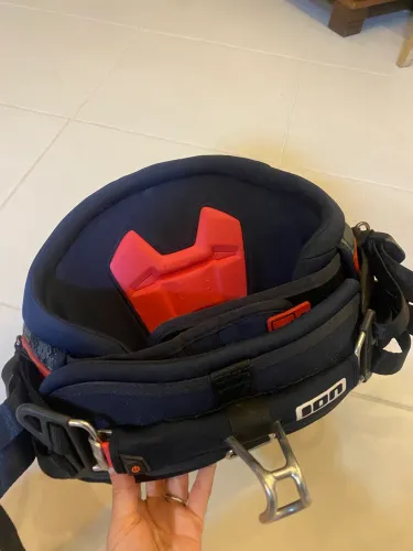 Vendo Trapezio Kitesurf ION tamanho M