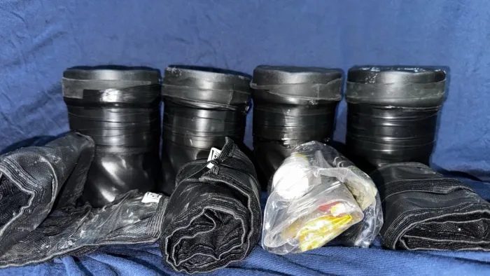 Potes com divisa e liga de borracha para campo do exército