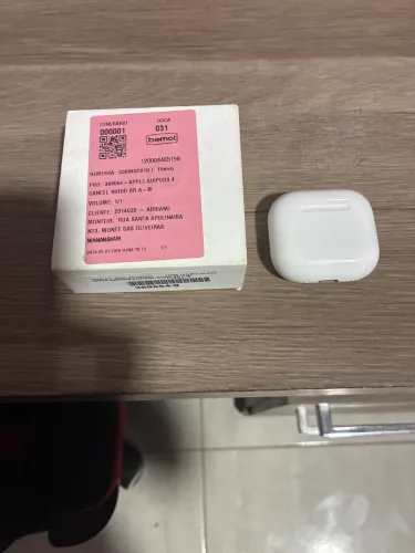 Fone Apple AirPods 4 ( Com cancelamento de ruído )