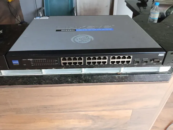 CISCO LINKSYS 24 PORTAS 2 SPF