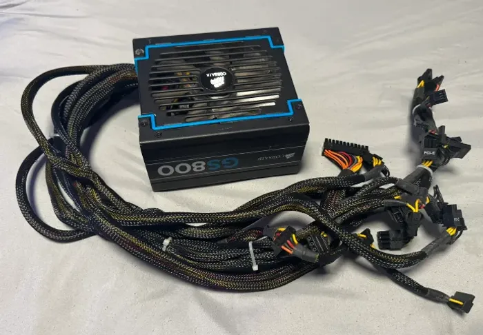 Fonte Corsair GS800 800W 80+ Bronze