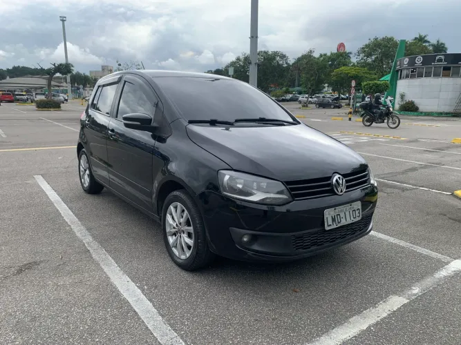 Volkswagen Fox 1.0 MI Total Flex 8V 5P 2014