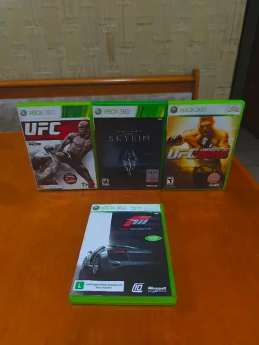 Kit de Jogos Xbox 360 Skyrim + UFC Undisputed 3 + UFC 2010 + Forza 3
