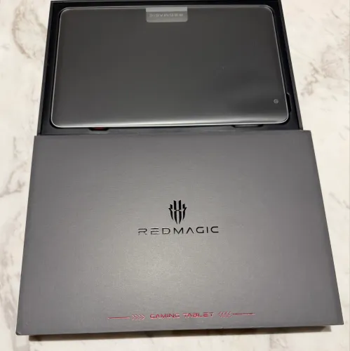 Tablet Gamer REDMAGIC Astra 2 NOVO - 16GB RAM / 512GB (Snapdragon 8 Elite Gen 5)