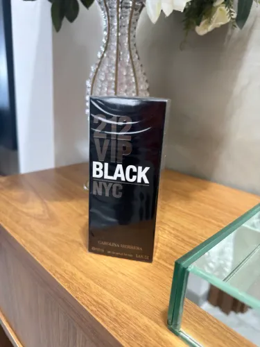 212 VIP Black NYC 100ml Carolina Herrera Lacrado R$499