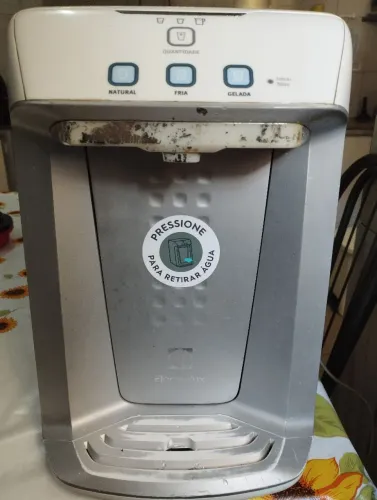 Purificador de água Electrolux completo funcionando perfeitamente.