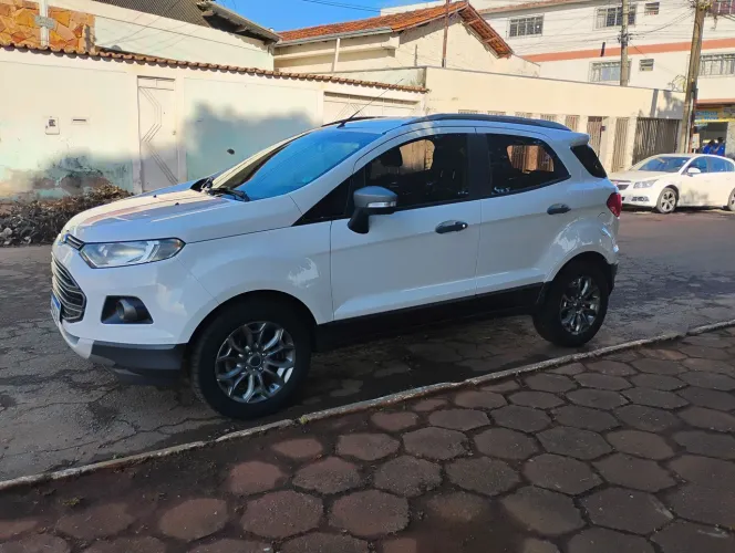 Ford Ecosport Freestyle 1.6 16V Flex 5P 2014