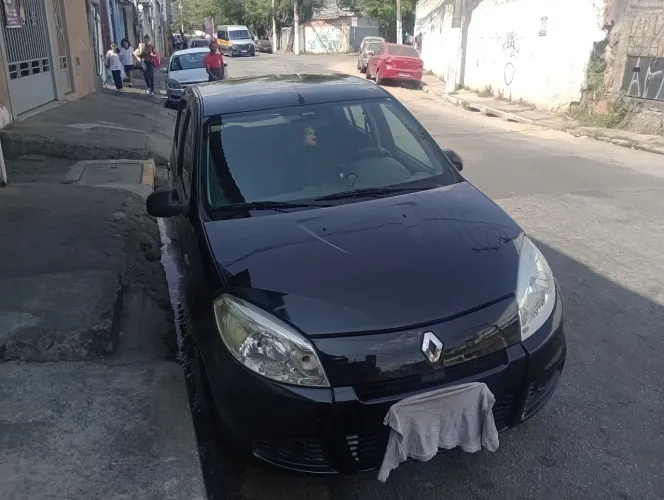 Renault Sandero Authentique Hi-flex 1.0 16V 5P 2012