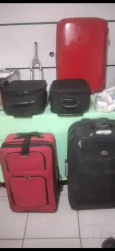 Vendo essas malas usada mais em bom estado 120 cada uma