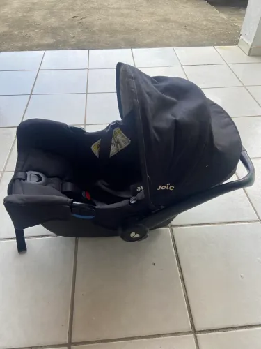 Vende-se bebê conforto Jole