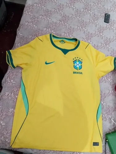 Camisa nike oficial original do Brasil  nunca usada reais300 tamanho G ZAP *