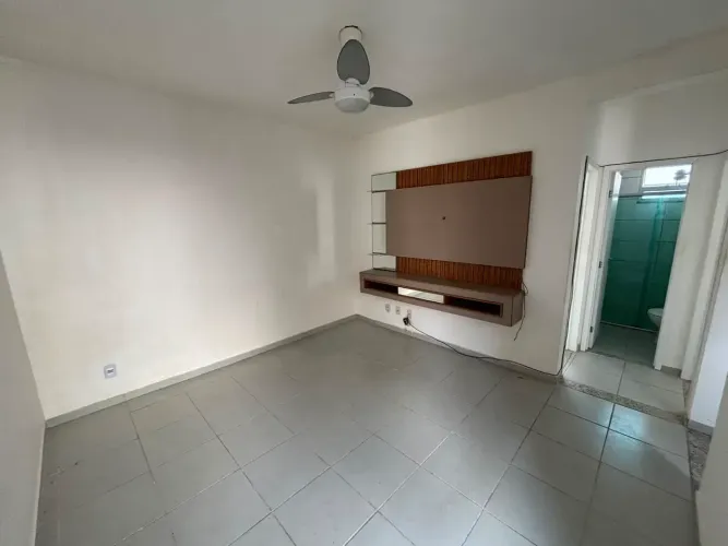 Oportunidade - Apartamento com 02 Quartos - Condominio Completo - Nascente