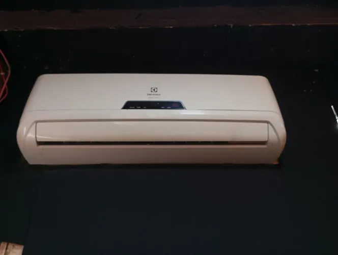 Central de ar 12 mil BTUs Eletrolux