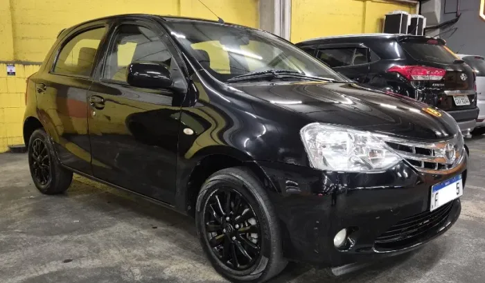 Toyota Etios XLS 1.5 Flex 16V 5P Mec. 2013