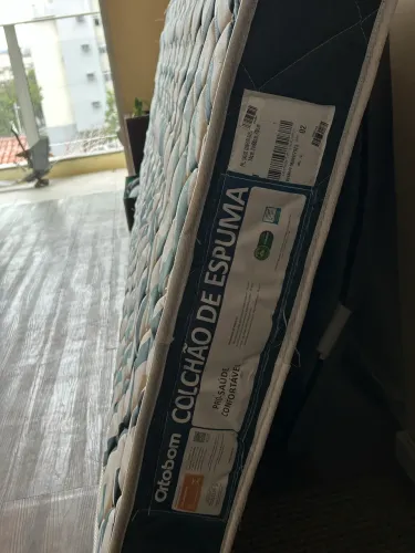 Colchão ortobom espuma novo