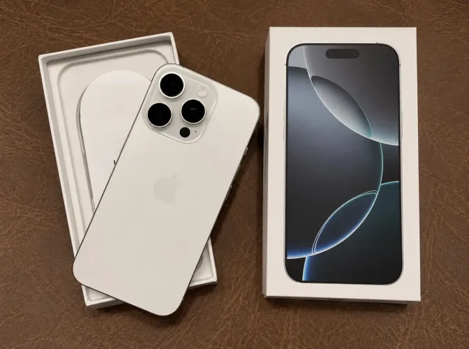 iPhone 16 Pro 128GB Branco