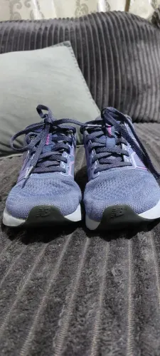 Tenis New Balance semi novo. Tamanho 36.