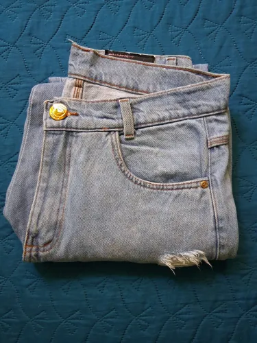 Calça jeans feminina - Linda e veste super bem!!!!