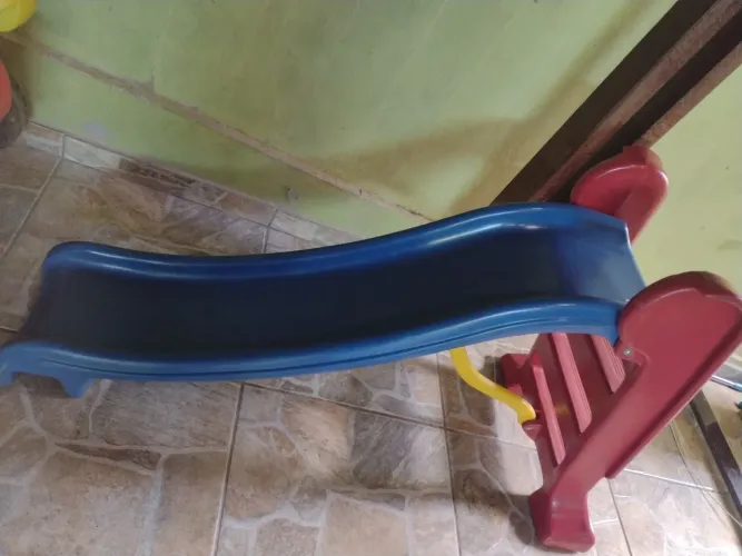 Escorregador infantil