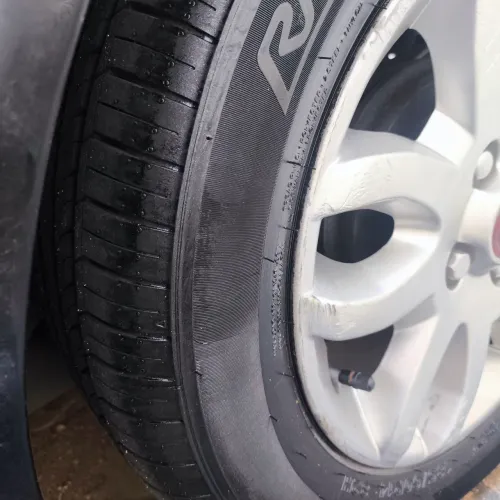 Vendo 4 pneus novos 185 60 aro 14