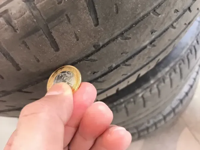 Pneus 185/60 aro 15 (usados em bom estado)
