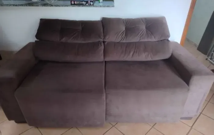 Sofá retrátil e inclinável 